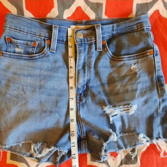 Levi's high rise distressed shorts 28 - Picture 6 of 10